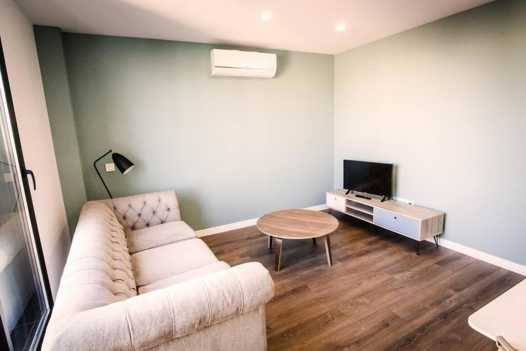 Апартаменты 4-1 Apartamento De Diseno En El Centro De Реус Экстерьер фото