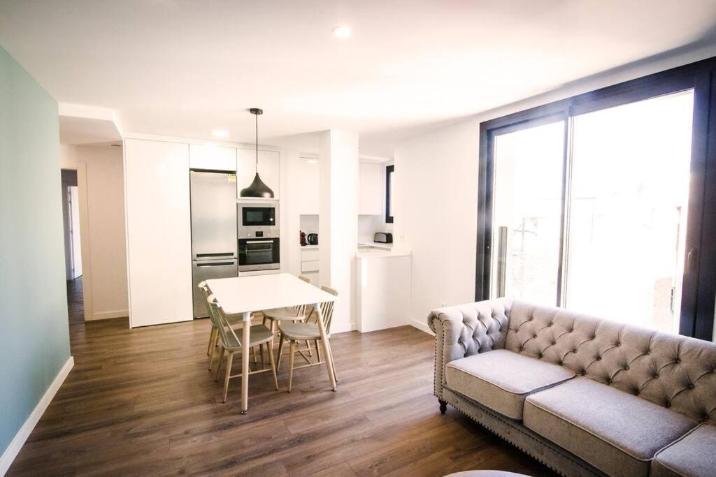 Апартаменты 4-1 Apartamento De Diseno En El Centro De Реус Экстерьер фото
